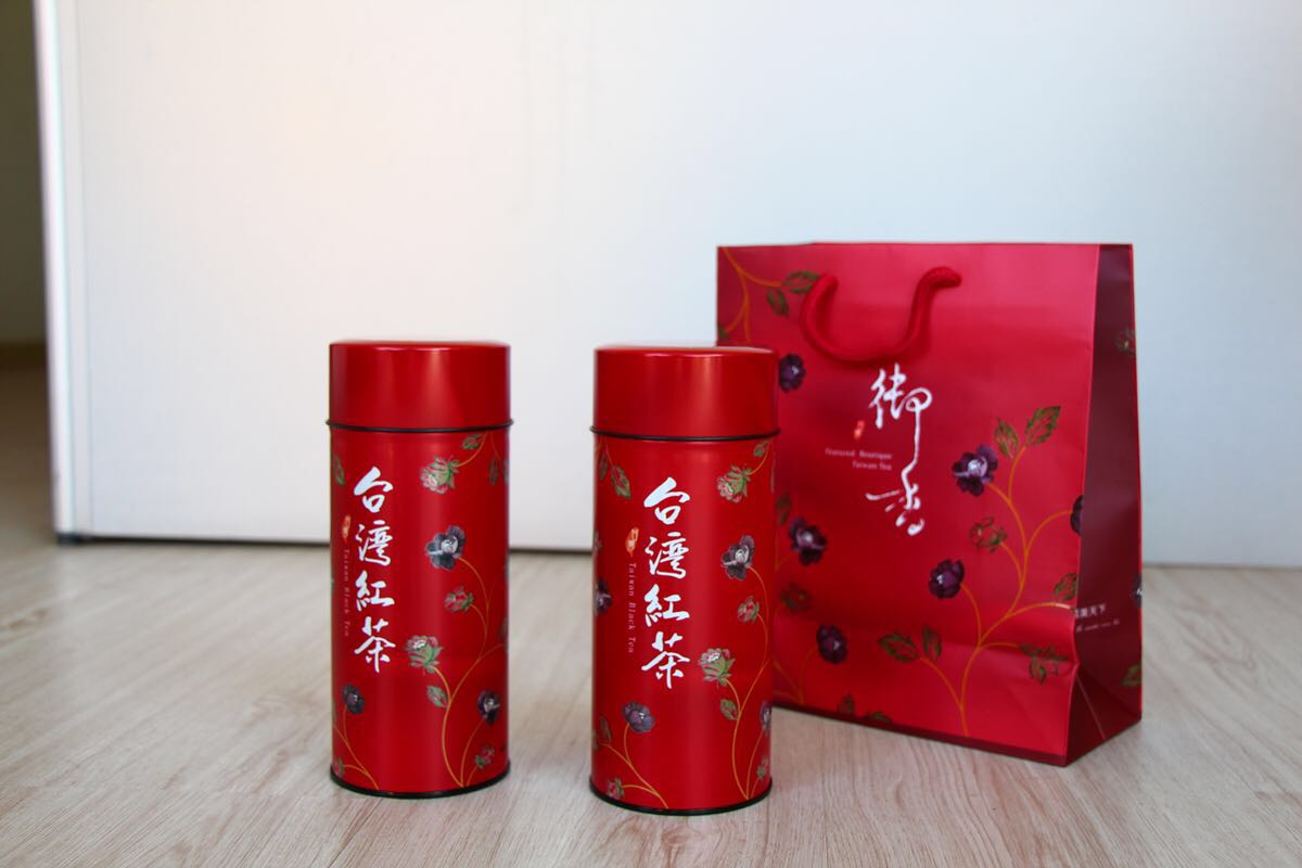 臺灣紅茶白金版（半斤裝禮盒）